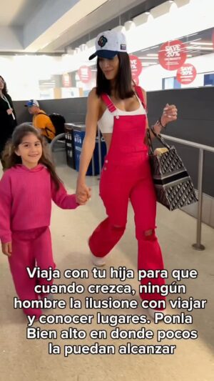 Marjorie Magri Instagram - Coloca a tu hija bien alto, en donde no cualquiera la pueda alcanzar 💖 #mireina #mialessandra💖👶🏻💖