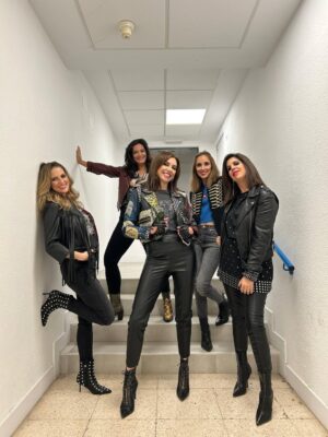 Marta Flich Instagram - Con las babies. 😍  @la1_tve @algrano_rtve