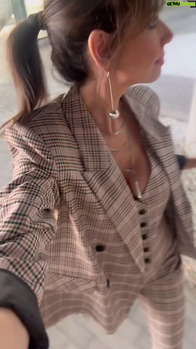 Marta Flich - 1.5K Likes - Traje de cuadros- Ena - HuffPost- Sabina… 

💕
