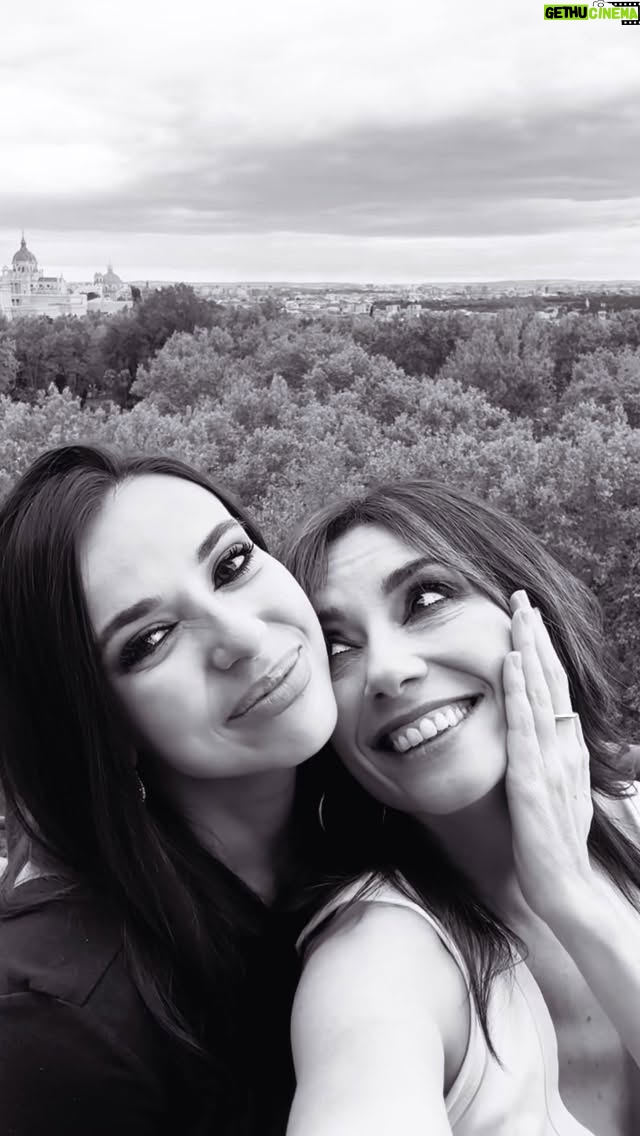 Marta Flich - 9.2K Likes - Mi chica ( @sarahsantaolalla ) y yo. 💕

Si la vida es un rato, vamos a vivirla bonito.