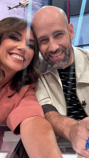 Marta Flich Instagram - La vida te da momentos complicados y otros dulces. Este momento es más bonito que un sol. 
Dure mucho o poco, ya es mío. Me lo quedo dentro para siempre. 💕