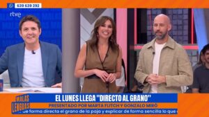 Marta Flich Instagram - 🔴 El lunes arranca "Directo al grano" con Marta Flich y Gonzalo Miró a las 15:55h en La1

Y a partir del lunes, nueva temporada de #MalasLenguas 
🔵 De 17:30-19:30h en @la2_tve 
🟠 De 19:30-20:30h en @La1_tve