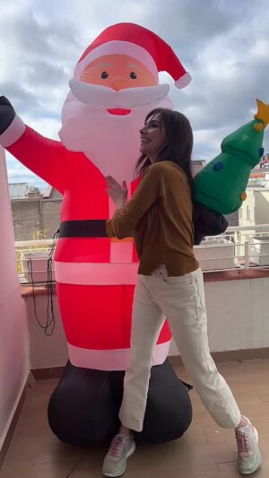 Marta Flich Instagram - Yo ya !
Feliz Navidad! 🎄🎁❤️🎅🧑🎄