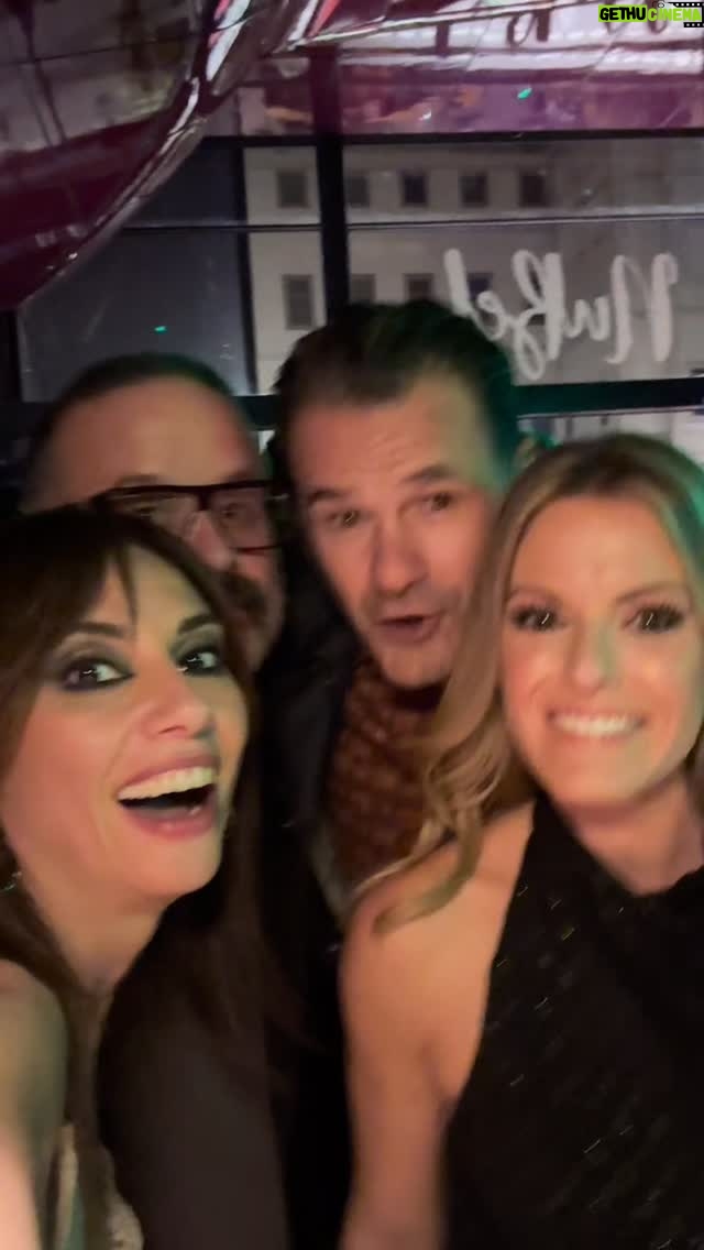 Marta Flich - 1.4K Likes - Gente bien Reguapa ol de rat en el fiestón de los 25 añitos de @vertele_oficial ❤️.