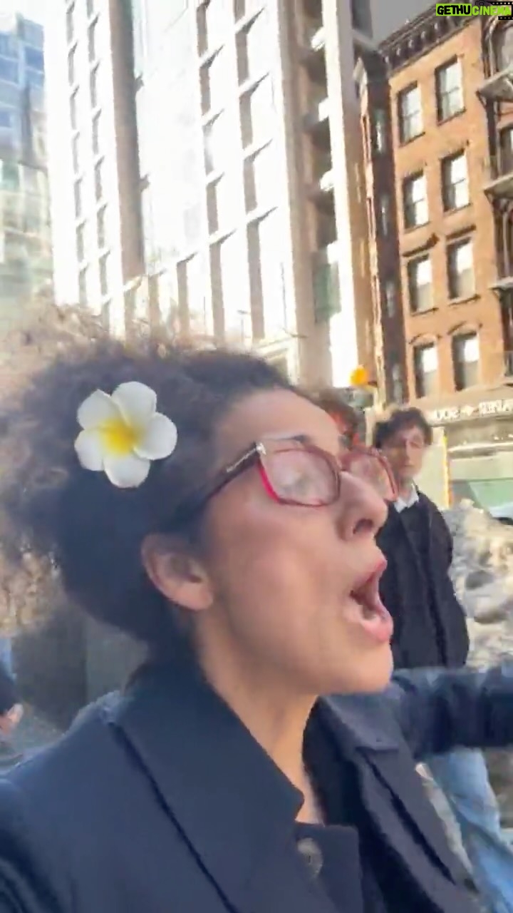 Masih Alinejad - 100.1K Likes - خامنه‌ای کشته شد، خامنه‌ای کشته شد
