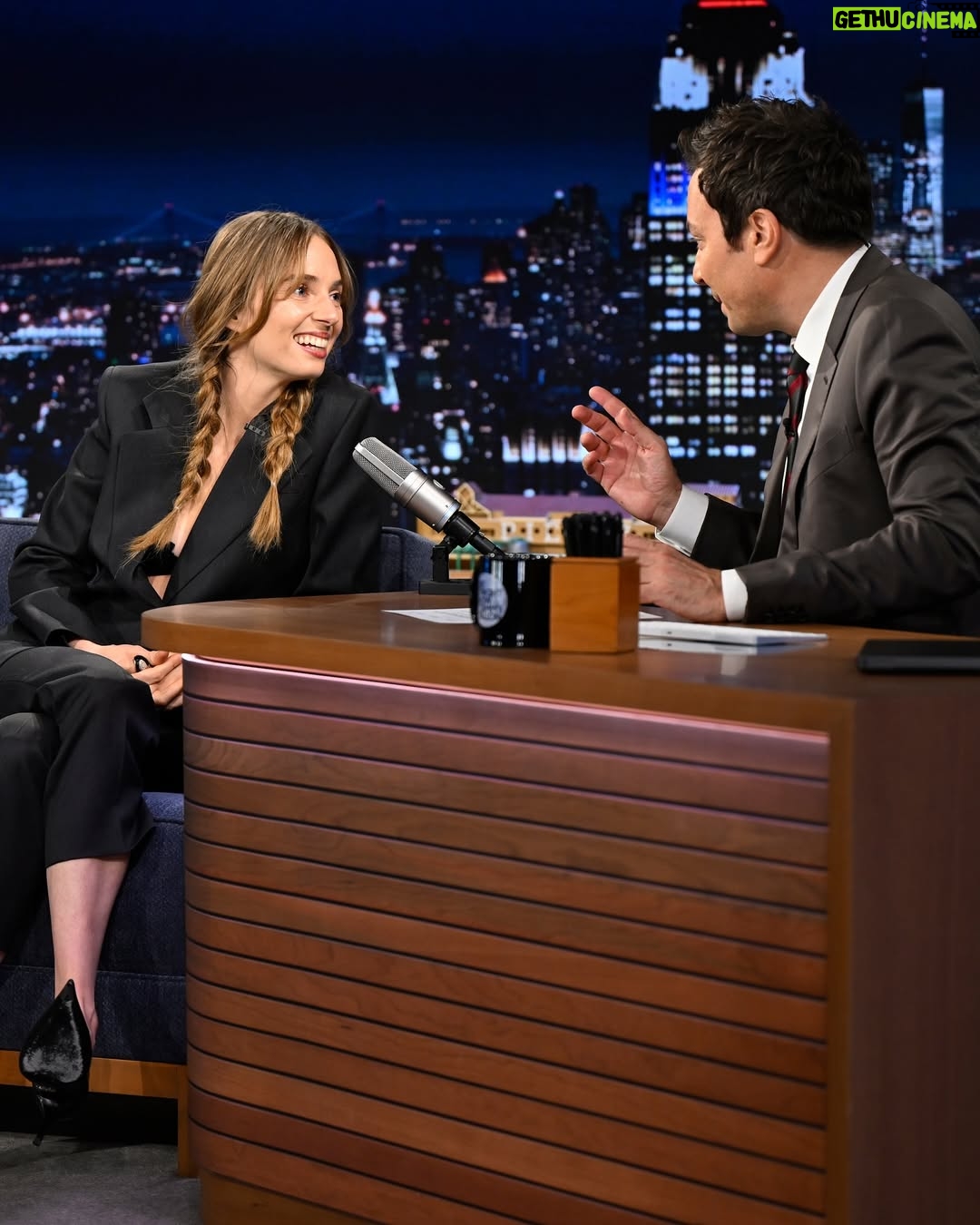 Maya Hawke - 0.9 Million Likes - @maya_hawke joins us to talk Season 5 of @strangerthingstv tonight! #StrangerThingsOnFallon #FallonTonight 

📷 @toddowyoung