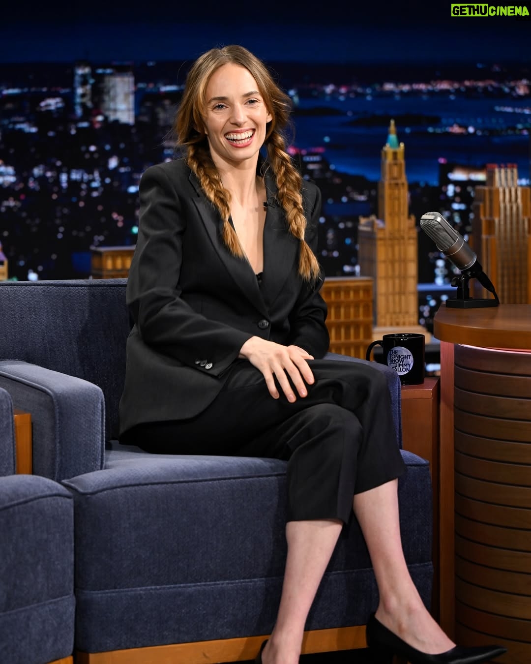 Maya Hawke - 0.9 Million Likes - @maya_hawke joins us to talk Season 5 of @strangerthingstv tonight! #StrangerThingsOnFallon #FallonTonight 

📷 @toddowyoung