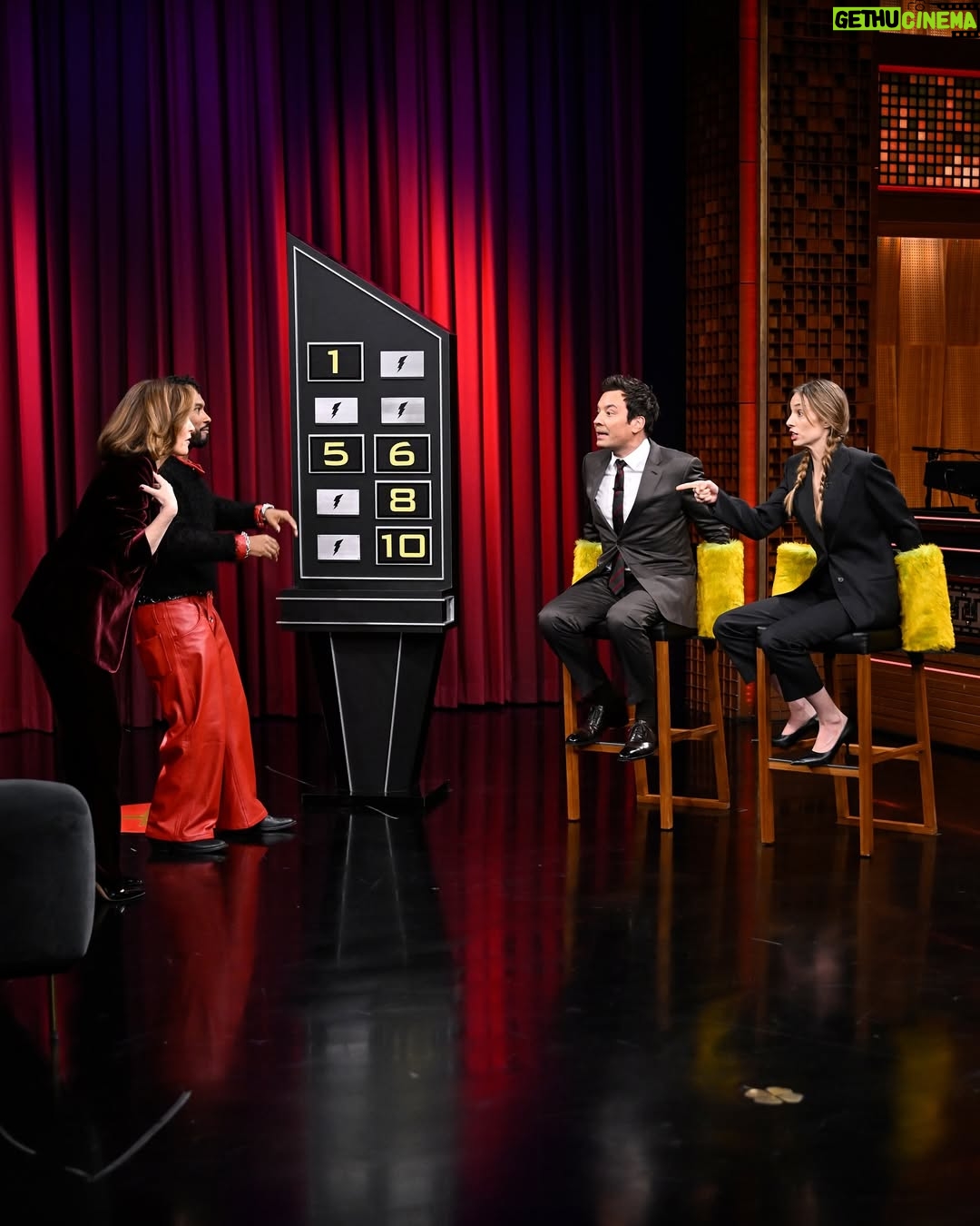 Maya Hawke - 0.9 Million Likes - @maya_hawke joins us to talk Season 5 of @strangerthingstv tonight! #StrangerThingsOnFallon #FallonTonight 

📷 @toddowyoung