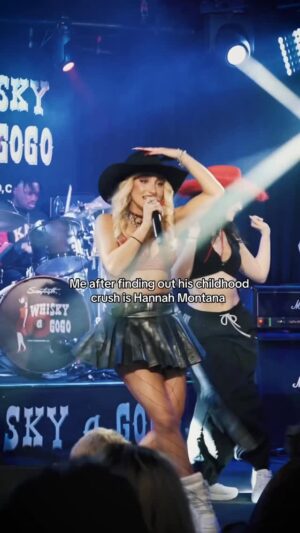 McKenzi Brooke Instagram - Who’s ready for the Hannah Montana 20th anniversary?!😍 IIII AMMMMM!!! #Hannahmontana #dance #music #hoedownthrowdown #mileycyrus