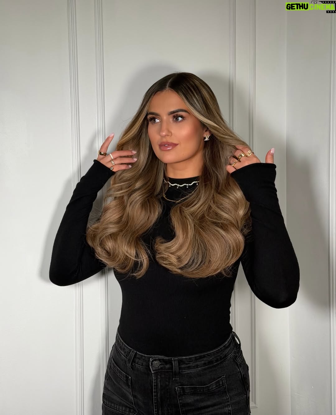 Megan Thomson - 3 Likes - princess hair backkkkk 👸🏽