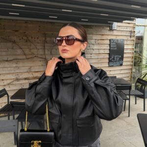 Megan Thomson Instagram - 🖤 @peppermayo