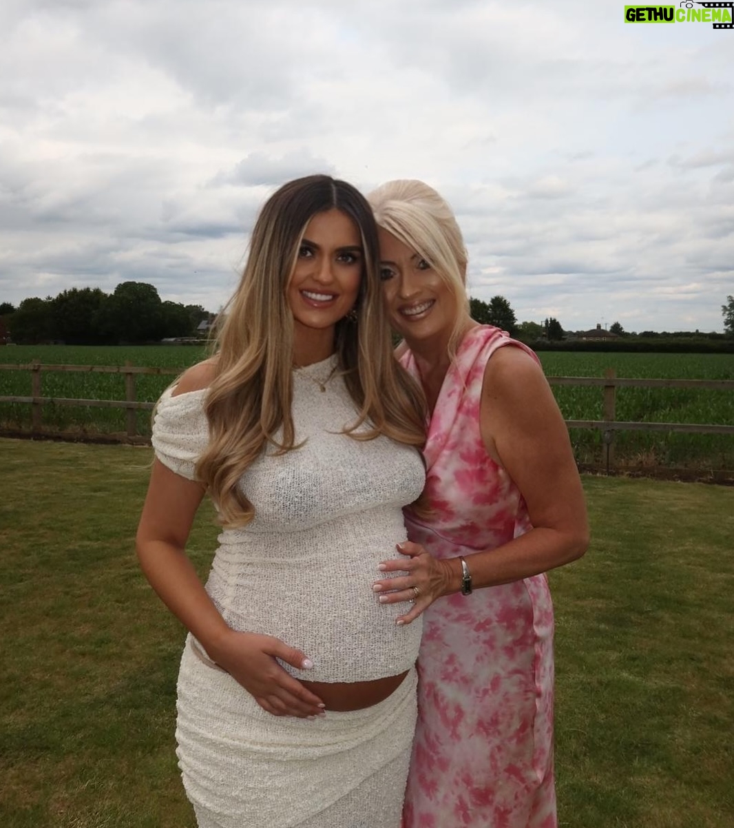 Megan Thomson - 2.6K Likes - My heart is fullll 🩷 the best day with the bestest friends. We are sooo loved. Not long now baby girl counting down the days ✨ 

Thanks to @pigletspantry I have ordered from them sooo many times now a family favourite (especially the sausage rolls) & thanks to the best mum & stepdad ever for hosting at ours so we could relax & enjoy the day with friends ✨