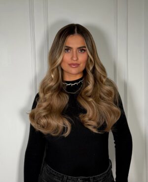 Megan Thomson Instagram - princess hair backkkkk 👸🏽