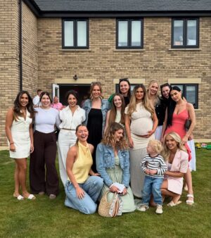 Megan Thomson Instagram - My heart is fullll 🩷 the best day with the bestest friends. We are sooo loved. Not long now baby girl counting down the days ✨ 

Thanks to @pigletspantry I have ordered from them sooo many times now a family favourite (especially the sausage rolls) & thanks to the best mum & stepdad ever for hosting at ours so we could relax & enjoy the day with friends ✨