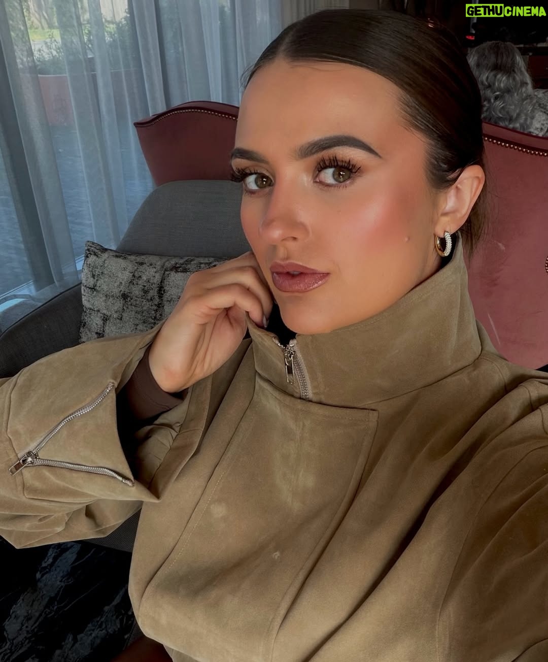Megan Thomson - 3 Likes - Last year in my 20s!!! 28 was the best ever becoming mummy to our gorgeous daughter - here’s to another year of good health and happiness 🖤