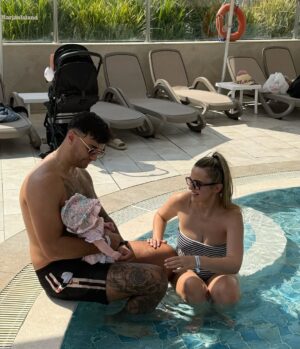 Megan Thomson Instagram - Cece’s first passport stamp 🇦🇪