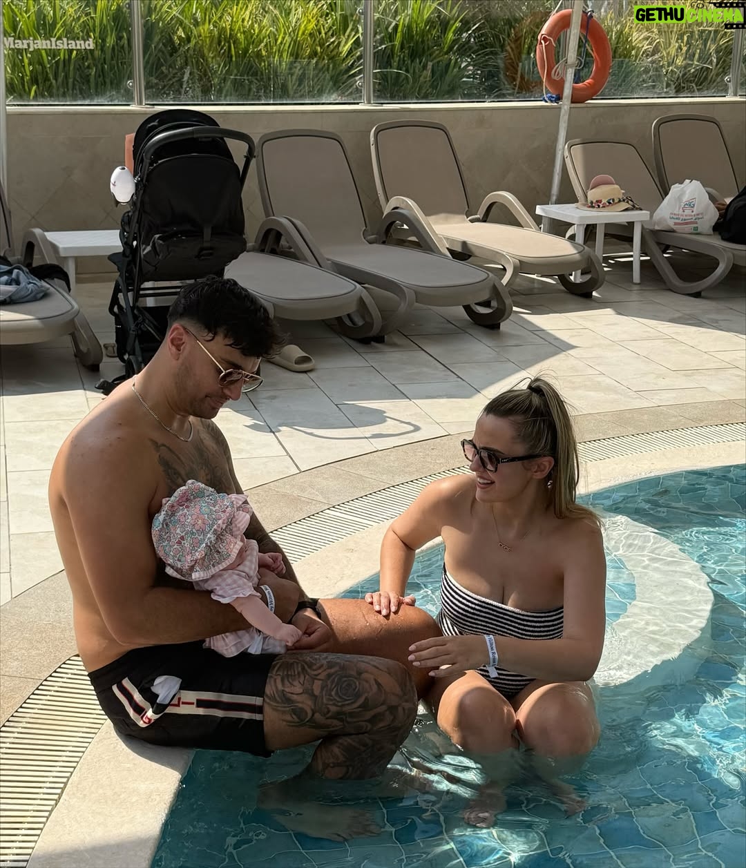 Megan Thomson - 1.7K Likes - Cece’s first passport stamp 🇦🇪