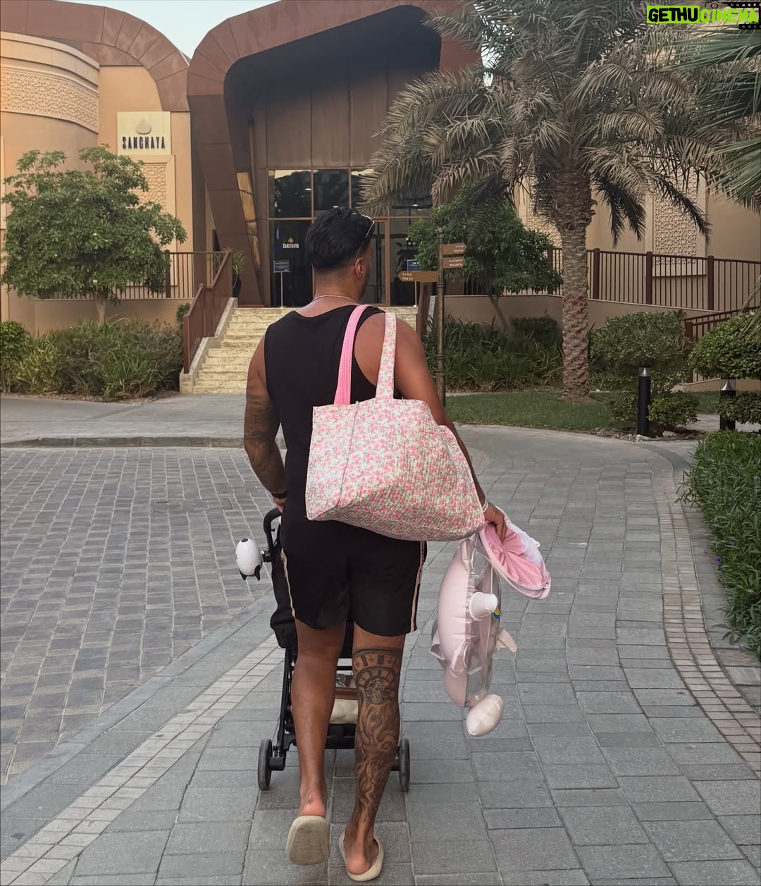 Megan Thomson - 1.7K Likes - Cece’s first passport stamp 🇦🇪