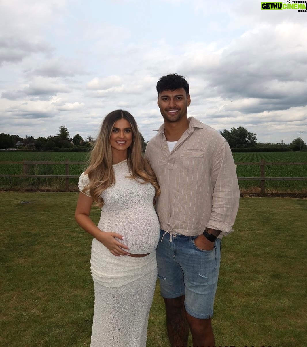 Megan Thomson - 2.6K Likes - My heart is fullll 🩷 the best day with the bestest friends. We are sooo loved. Not long now baby girl counting down the days ✨ 

Thanks to @pigletspantry I have ordered from them sooo many times now a family favourite (especially the sausage rolls) & thanks to the best mum & stepdad ever for hosting at ours so we could relax & enjoy the day with friends ✨