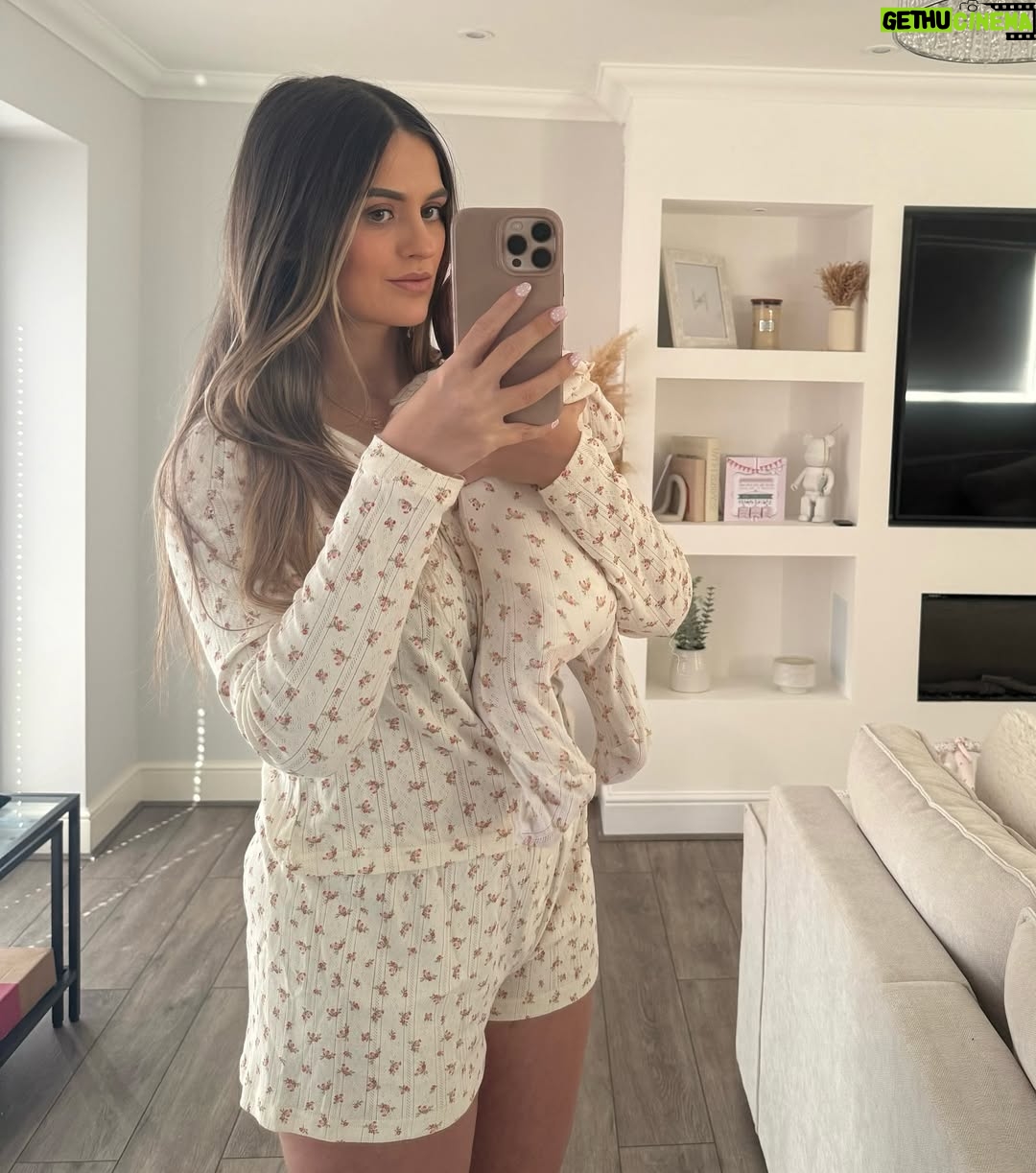 Megan Thomson - 1.3K Likes - Matching with my bestie @thenapco 🌷
My baby girl is 7 weeks old 🥹 where has that time gone! ngl, I’ve been struggling lately with what to wear and learning to love my new body. When I was pregnant I absolutely loved my bump knowing I was growing my baby girl but 7 weeks post c section I’m struggling & just don’t seem to feel good in anything I put on! I have a wardrobe room full of clothes but still nothing fits, I keep having to remind myself it’s only been x amount of weeks, I’m recovering from major surgery and I know this is soo minor. I am so grateful my body made my beautiful baby girl that I can now wear matching outfits with (hehe dream come true)