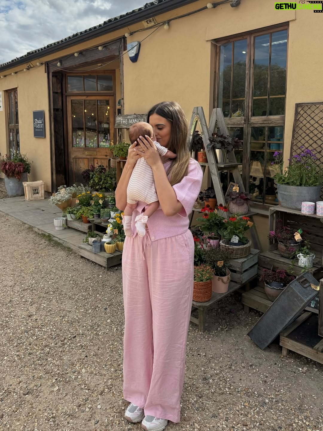 Megan Thomson - 1.4K Likes - my girl 🎀