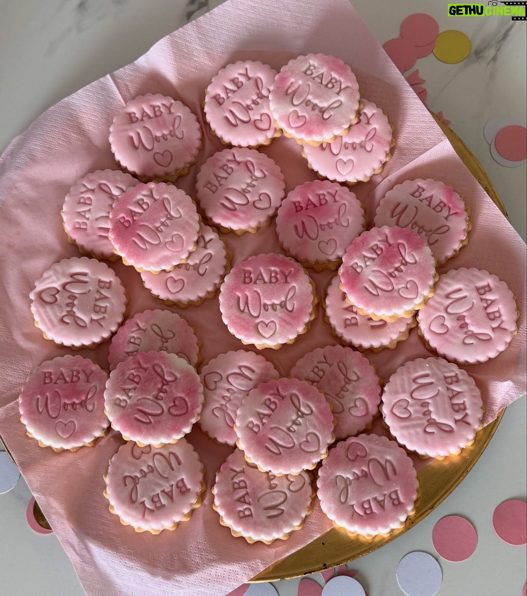Megan Thomson - 2.6K Likes - My heart is fullll 🩷 the best day with the bestest friends. We are sooo loved. Not long now baby girl counting down the days ✨ 

Thanks to @pigletspantry I have ordered from them sooo many times now a family favourite (especially the sausage rolls) & thanks to the best mum & stepdad ever for hosting at ours so we could relax & enjoy the day with friends ✨