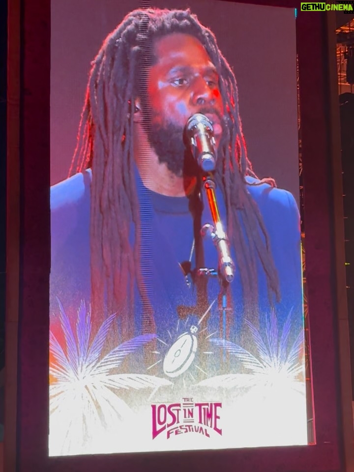 Melanie Fiona - 12.8K Likes - When your friends say “You should meet us in Jamaica, it’s very important that you say YES.” 🇯🇲🙏🏾🇯🇲 Swipe through and enjoy the vibes. Reggae Music is the vibration we all need to be on. IYKYK @lostintimefestival was the best festival of my life 🙌🏾 

1- she’s a water sign ♋️ 
2- Ladies Love Reggae 💃🏾
3- drink your WATA 
4- FRIENDS ONLY. 
5- “It Kills Me” rub a dub style 
6- views
7- zagga zoom
8- bashment corner 
9- @lostintimefestival 
10- ARTISTS. 💙
11- @stephenmarley ❤️‍🔥🦁❤️‍🔥
12- JAMROCK!!!!!! @damianmarley 
13- Smile for Me Jamaica @chronixxmusic 
14- Eternal Light @chronixxmusic x @freenationals 💫 
15- JAMAICA sound so sweeeeeet! 🙌🏾
16- ya heard? 
17- 🇯🇲💜🇯🇲