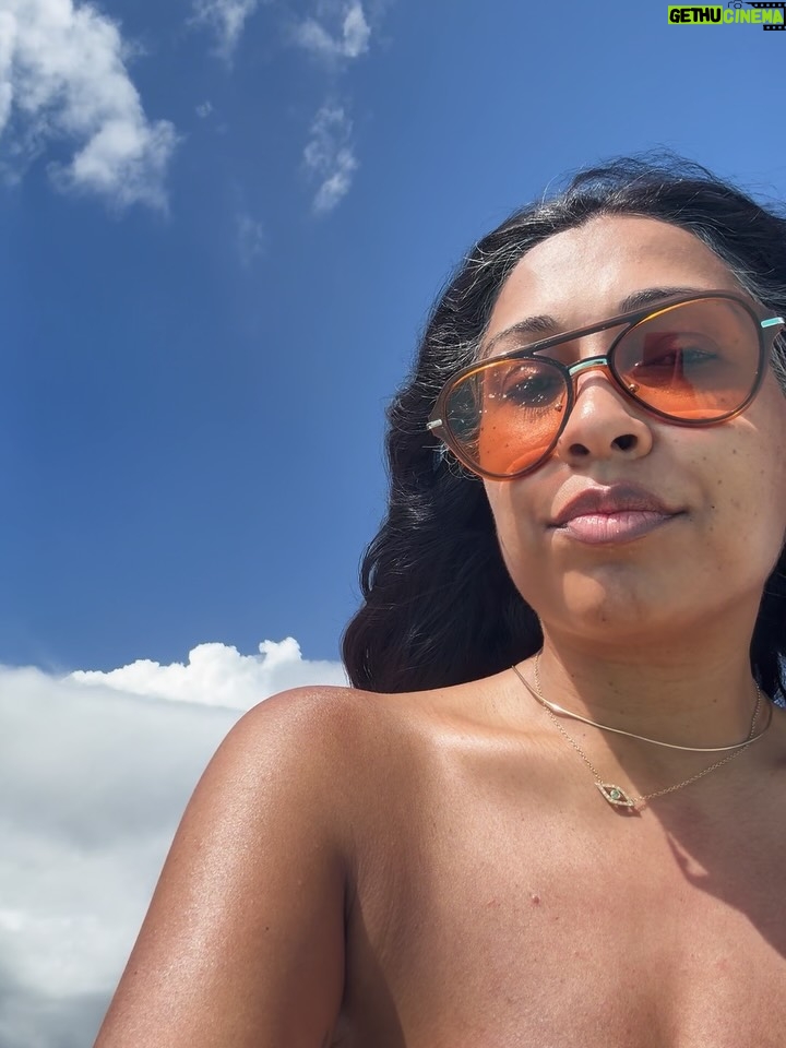 Melanie Fiona - 12.8K Likes - When your friends say “You should meet us in Jamaica, it’s very important that you say YES.” 🇯🇲🙏🏾🇯🇲 Swipe through and enjoy the vibes. Reggae Music is the vibration we all need to be on. IYKYK @lostintimefestival was the best festival of my life 🙌🏾 

1- she’s a water sign ♋️ 
2- Ladies Love Reggae 💃🏾
3- drink your WATA 
4- FRIENDS ONLY. 
5- “It Kills Me” rub a dub style 
6- views
7- zagga zoom
8- bashment corner 
9- @lostintimefestival 
10- ARTISTS. 💙
11- @stephenmarley ❤️‍🔥🦁❤️‍🔥
12- JAMROCK!!!!!! @damianmarley 
13- Smile for Me Jamaica @chronixxmusic 
14- Eternal Light @chronixxmusic x @freenationals 💫 
15- JAMAICA sound so sweeeeeet! 🙌🏾
16- ya heard? 
17- 🇯🇲💜🇯🇲