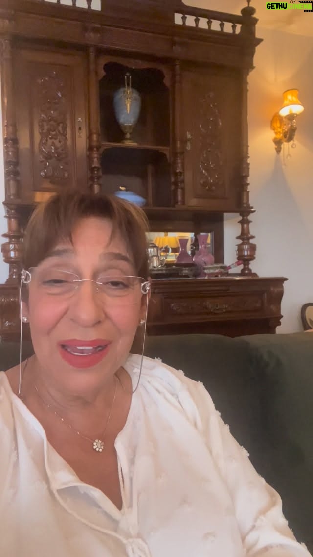 Melek Baykal - 24.4K Likes - Bayram sabahlarının o tatlı telaşı , başucumuza koyduğumuz yeni ayakkabılarımız , bayramlık giysilerimiz , sabah erkenden bayram harçlıklarımızı toplamak için kapı kapı dolaşmalarımız…
İçimizde hiç büyümeyen bir çocuk var aslında…

Ama bu bayram bir yerlerde bu heyecanı hiç yaşayamayan çocuklarımız da var😔..
Diliyorumki..
Bu bayram sadece  bizim değil
Tüm dünya çocuklarının yüzü  gülsün..
Çocuklarımız savaşlarda yitip gitmesin..birlik beraberlik içinde mutlu huzurla özgürce yaşayabildiğimiz bayramlarımız geri gelsin🙏♥️

Sağlıkla sevgiyle kalın♥️🙏😘