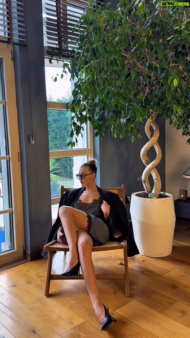 Melisa Döngel - 16K Likes - Ok but don’t make me choose🙂‍↔️

#reklamdeğil