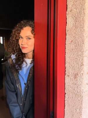 Melisa Şenolsun Instagram - A little fun in Ayvalık 🙃🧚🏻‍♀️✨