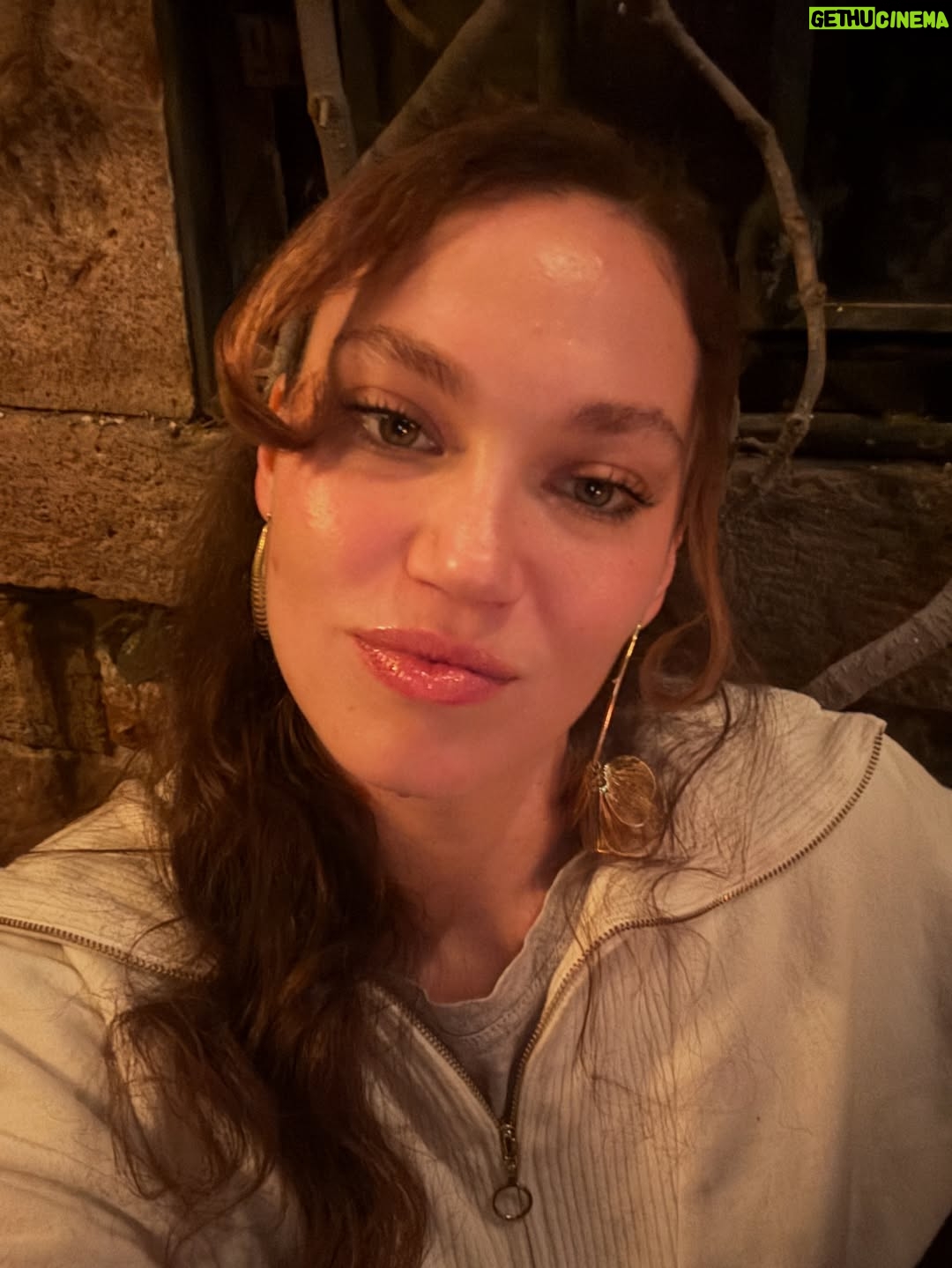 Melisa Şenolsun - 13.8K Likes - A little fun in Ayvalık 🙃🧚🏻‍♀️✨
