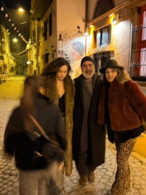 Melisa Şenolsun Instagram - A little fun in Ayvalık 🙃🧚🏻‍♀️✨