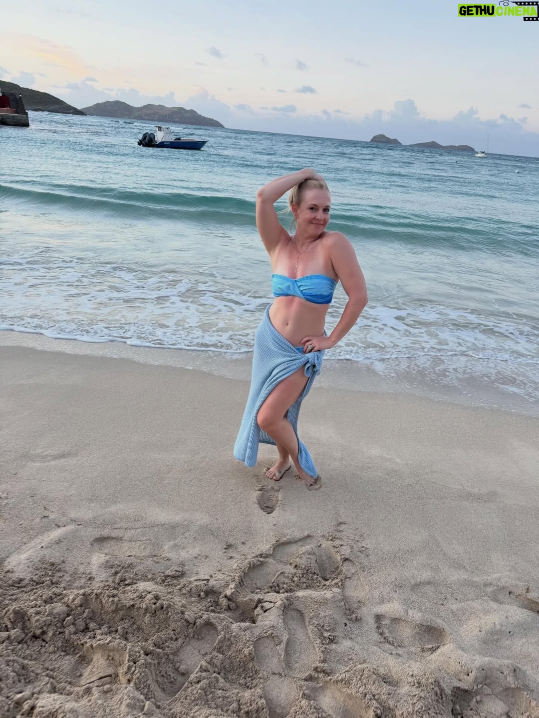 Melissa Joan Hart - 23.2K Likes - New profile pic. #beachvibes 🌊 🐚