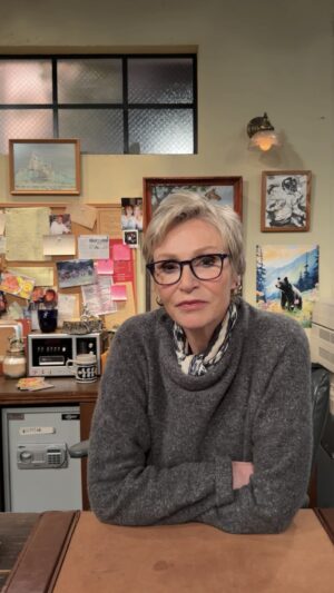Melissa Peterman Instagram - Real ones know. 😉 Jane Lynch guest stars on Happy's Place TONIGHT 8/7c on NBC!