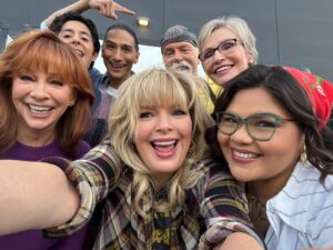 Melissa Peterman Instagram - And that’s what you missed on... Happy’s Place! @janelynchofficial joins us tonight. You don’t want to miss meeting Gabby’s mom in this new episode! Tune in at 8/7c on @NBC, streaming next day on @peacock. #HappysPlace