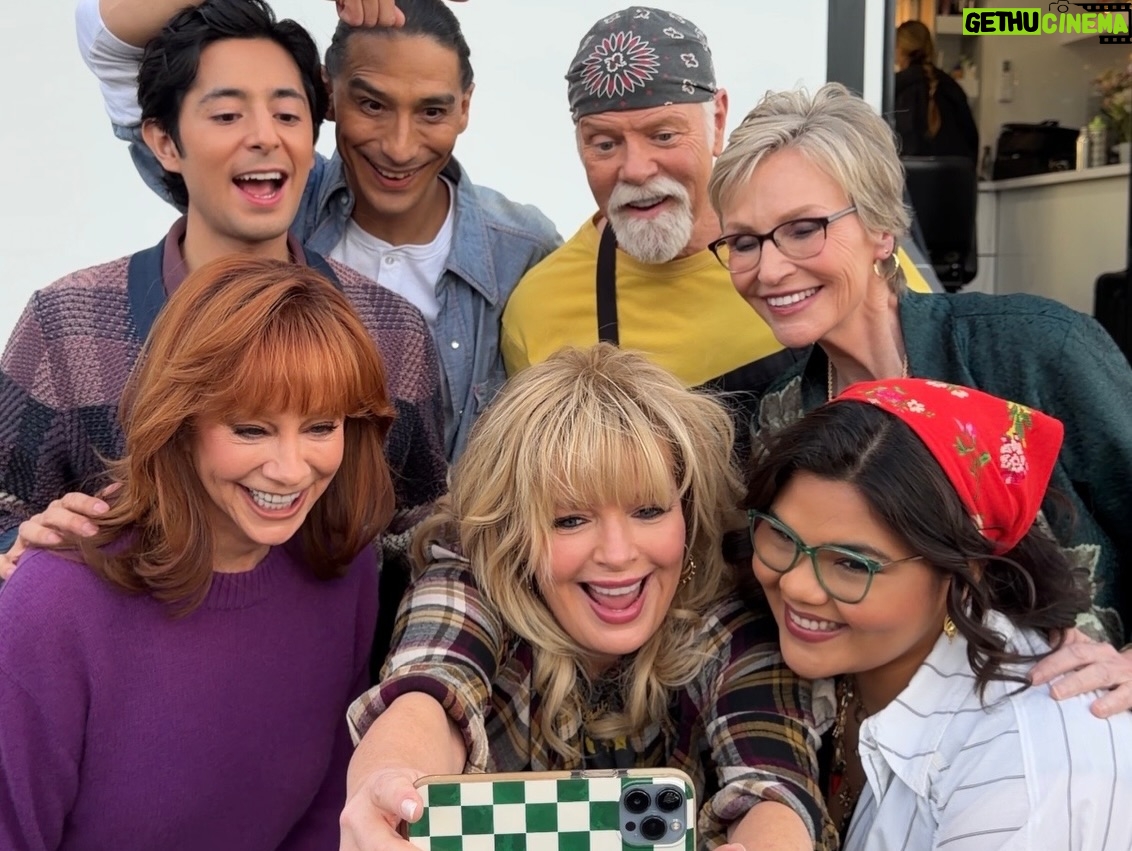 Melissa Peterman - 21.9K Likes - And that’s what you missed on... Happy’s Place! @janelynchofficial joins us tonight. You don’t want to miss meeting Gabby’s mom in this new episode! Tune in at 8/7c on @NBC, streaming next day on @peacock. #HappysPlace