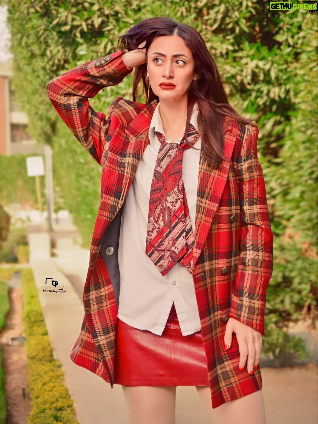 Menna Badr - 3 Likes - يا بتاع التفاح 
New Photoshop#winter_2026❤️
By:@tnp_hotography
Hairdresser @malakmagd_beauty_salon 
@rose.gold.cosmetics
@yasmienamohammed
