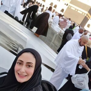 Menna Badr Instagram - والحمد الله ربنا كرمني رزقها لي اروح اطهر مكان علي الارض للمره الثانيه في 2025
الحمد الله علي إتمام العمره
وربنا كرمني وعملت عمره لي وعمره ل ابويا الله يرحمه
الحمد الله لجلال وجهك وعظيم سلطانك
اللهم تقبل منا ولا تترك لنا دعاء ولا ذبنا إلا غفرته
يارب الحمد لله الذي بلغني
هواء مكة
وسكينه مكة
وأرض مكة
وسكينه و روح المدينه المنوره وزياره النبي  الروضه الشريفه في المسجد النبوي الشريف 
الحمد لله على تمام العمرة
احلي راحله رحلتك مع الله
وانت معاك اغلي اتنين في حياتك امي و اختي 
واخي الذي لم تلده امي زوج اختي مصطفي سالم 
ادعو لي ابي بالرحمه والمغفره والعفو 
اللهم اكتب لي العوده يارب العالمين
ربنا يرزق كل مشتاق