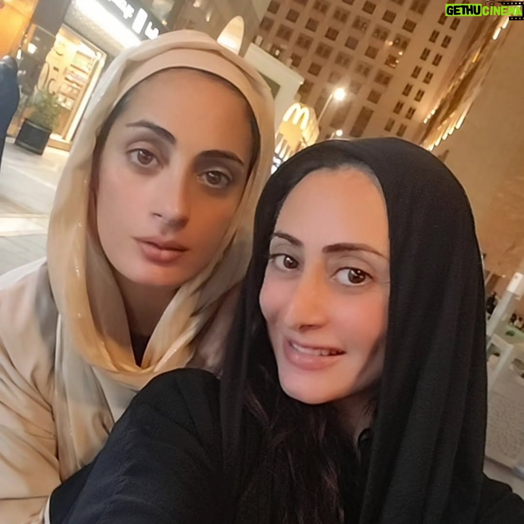Menna Badr - 1.3K Likes - والحمد الله ربنا كرمني رزقها لي اروح اطهر مكان علي الارض للمره الثانيه في 2025
الحمد الله علي إتمام العمره
وربنا كرمني وعملت عمره لي وعمره ل ابويا الله يرحمه
الحمد الله لجلال وجهك وعظيم سلطانك
اللهم تقبل منا ولا تترك لنا دعاء ولا ذبنا إلا غفرته
يارب الحمد لله الذي بلغني
هواء مكة
وسكينه مكة
وأرض مكة
وسكينه و روح المدينه المنوره وزياره النبي  الروضه الشريفه في المسجد النبوي الشريف 
الحمد لله على تمام العمرة
احلي راحله رحلتك مع الله
وانت معاك اغلي اتنين في حياتك امي و اختي 
واخي الذي لم تلده امي زوج اختي مصطفي سالم 
ادعو لي ابي بالرحمه والمغفره والعفو 
اللهم اكتب لي العوده يارب العالمين
ربنا يرزق كل مشتاق