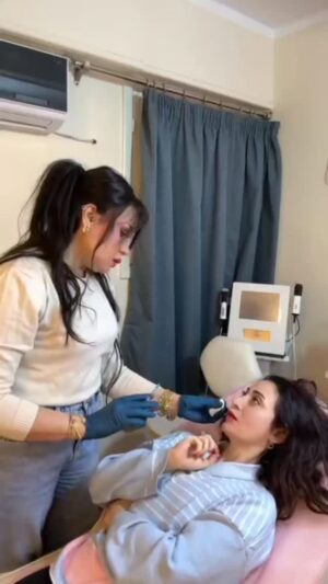Menna Badr Instagram - قابلته سبيستون Spacetoon طلعت عين دكتوره ناني اكيد مش هتفكر تدخلني من شارع العياده تاني بعد اللي عملته قابله قناه إذاعته اطفال و موجه كوميديا 
شكرا للدكتور ناني القمر ❤️ #