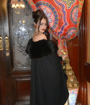 Menna Badr Instagram - #رمضان_كريم 
#مركب_السرايااا_بالزمالك 
#سحور_رمضان🌙#روج_اسود_رمضان_2026
#منه_تيسير
By: fatma_tarrek 
Hairdresser:@malakmagd_beauty_salon