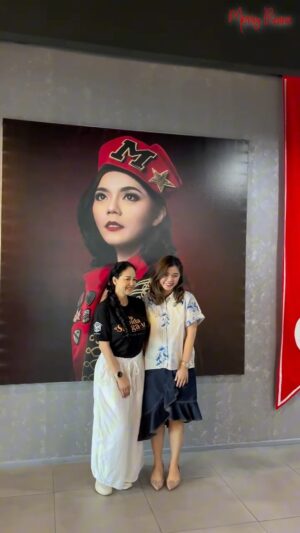 Meriam Bellina Instagram - Beberapa waktu yang lalu di Friends of Merry Riana kedatangan tamu yg sangat spesial, @bellinamer .
Terima kasih sudah menyempatkan waktunya untuk hadir, semoga apa yg dibagikan bisa bermanfaat untuk semua.
Tonton keseruan kita di Youtube Channel Merry Riana

#MerryDaily
