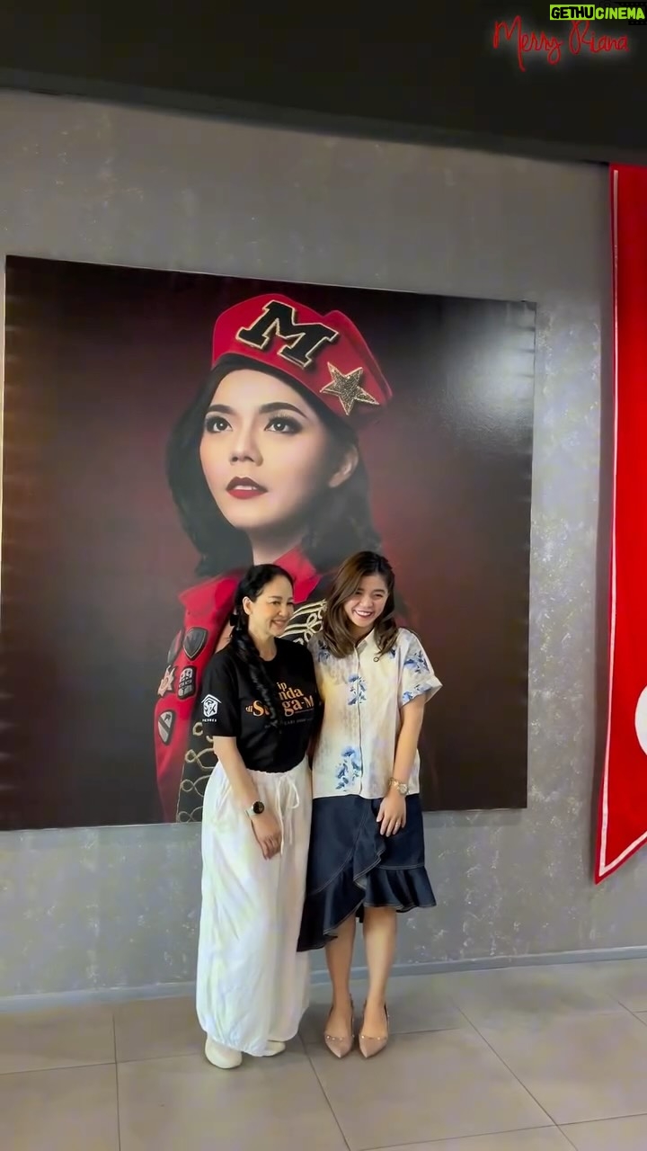 Meriam Bellina - 4.4K Likes - Beberapa waktu yang lalu di Friends of Merry Riana kedatangan tamu yg sangat spesial, @bellinamer .
Terima kasih sudah menyempatkan waktunya untuk hadir, semoga apa yg dibagikan bisa bermanfaat untuk semua.
Tonton keseruan kita di Youtube Channel Merry Riana

#MerryDaily