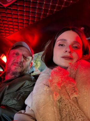 Meriç Aral Instagram - 🧿bir yerden başlıyorum 🌹🌹🌹🌹🌹❤️🌹🌹🧿
