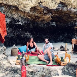 Michela Giraud Instagram - Un po’ sotto Latina a sud, un po’ sopra Bologna a Nord. 🌊 🏔️ #apostofinoaGiugno