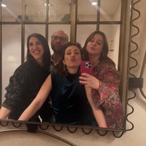 Michela Giraud Instagram - Un po’ sotto Latina a sud, un po’ sopra Bologna a Nord. 🌊 🏔️ #apostofinoaGiugno