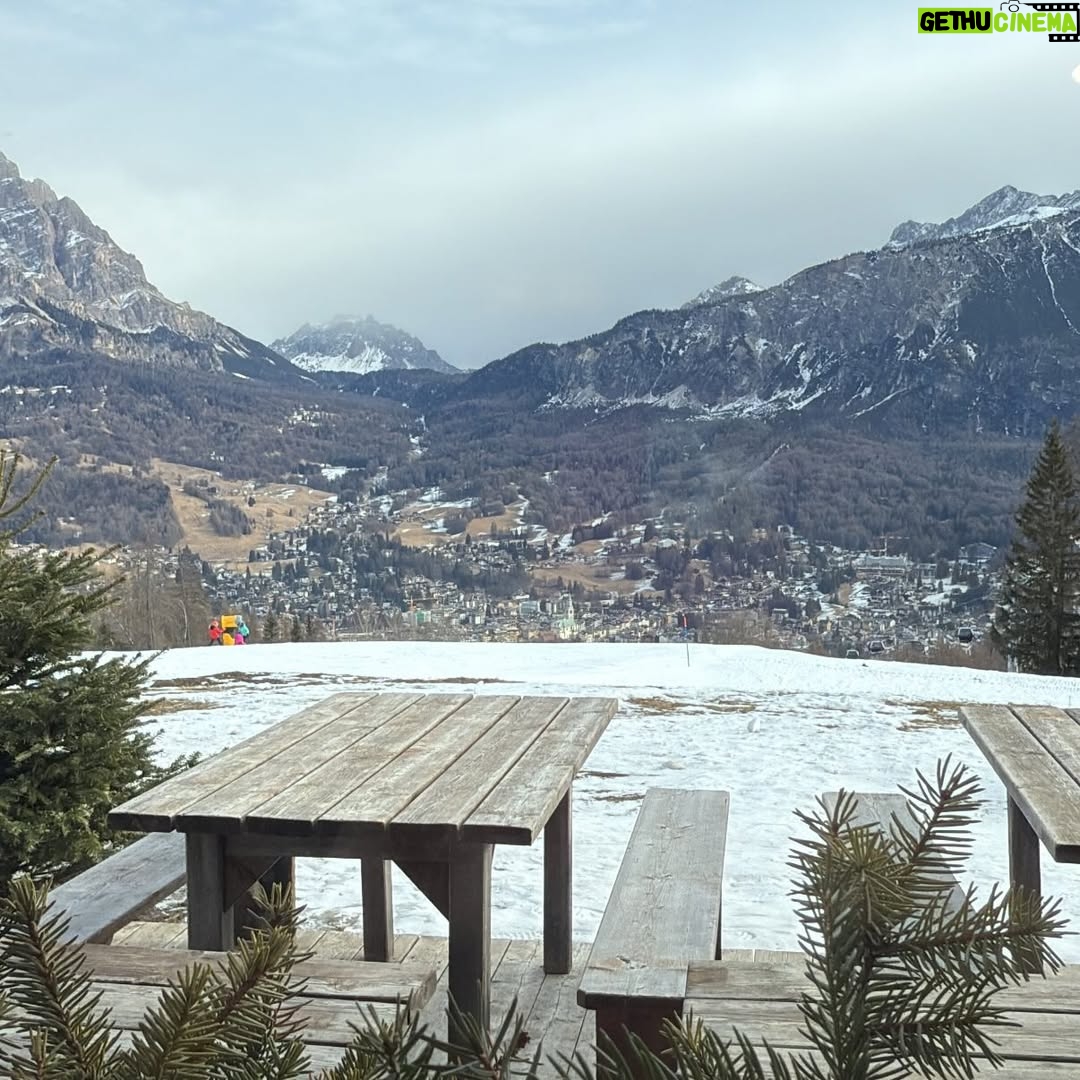 Michela Giraud - 18.1K Likes - Un po’ sotto Latina a sud, un po’ sopra Bologna a Nord. 🌊 🏔️ #apostofinoaGiugno
