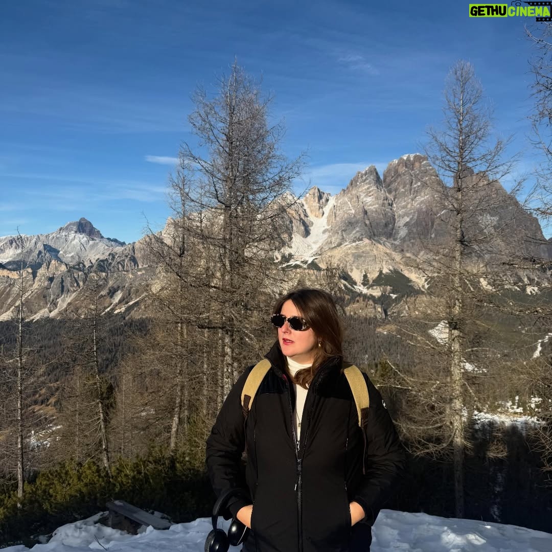 Michela Giraud - 18.1K Likes - Un po’ sotto Latina a sud, un po’ sopra Bologna a Nord. 🌊 🏔️ #apostofinoaGiugno