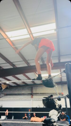 Michelle Calaway Instagram - REAL TALK -> legit look away for 5 minutes & turn around to find my child flying through the air!!!!🤦🏼‍♀️🤩
.
.
#blessed #wereintrouble #inherblood 💙